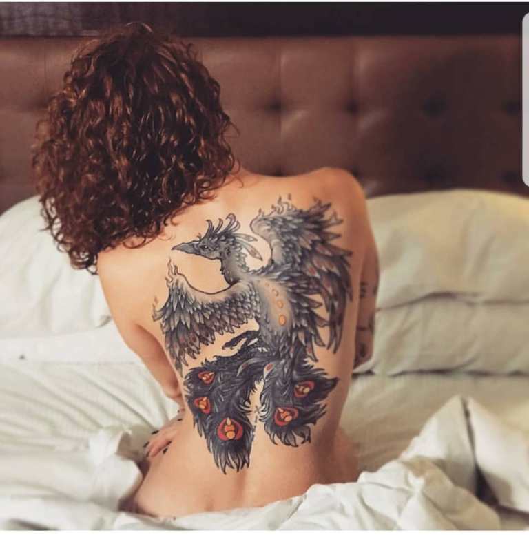Татуировка птица феникс женская