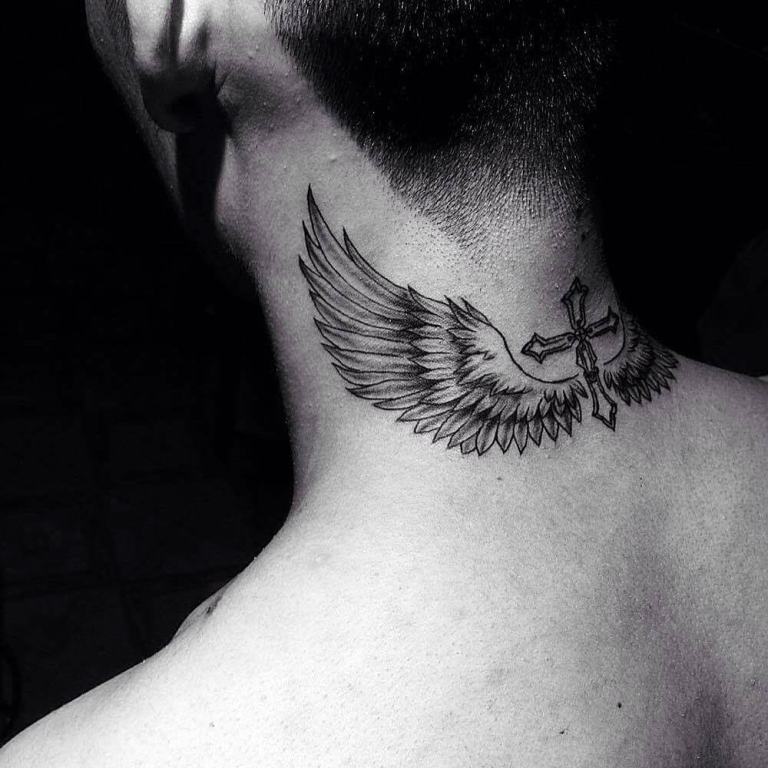 Татуировка крылья с крестом