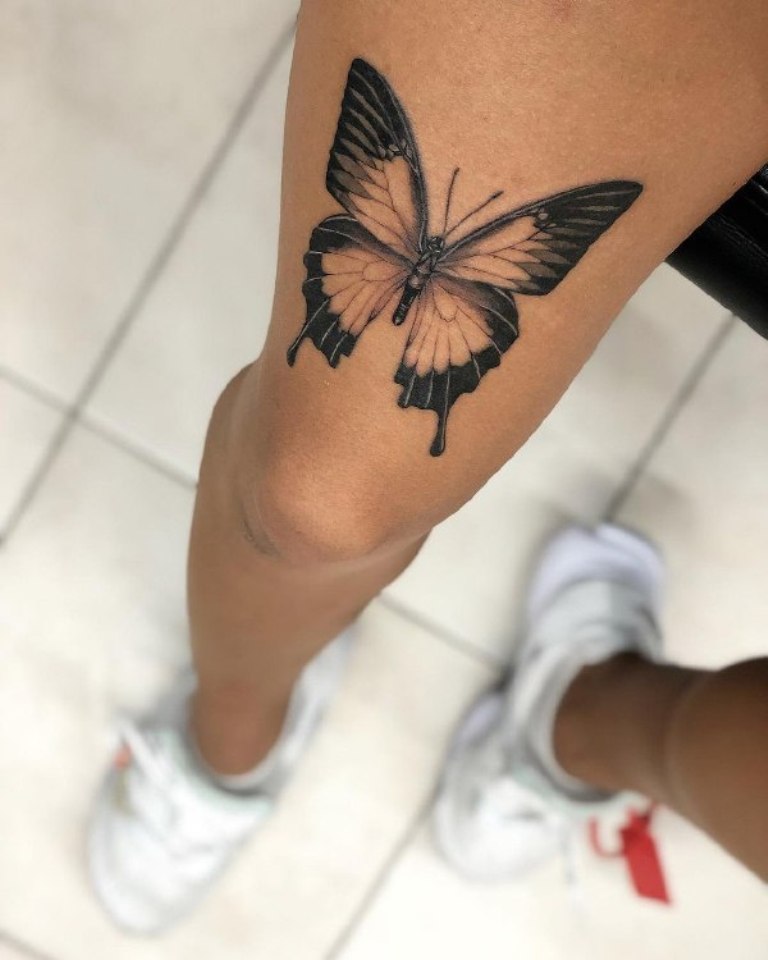 татуировка бабочка.