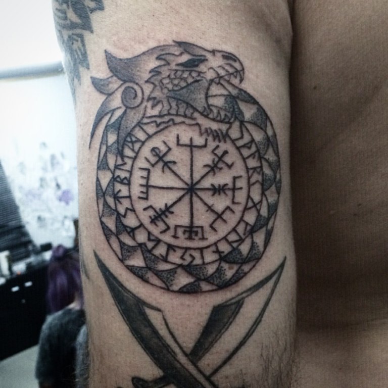 татуировки на руке мужские кельтские узоры