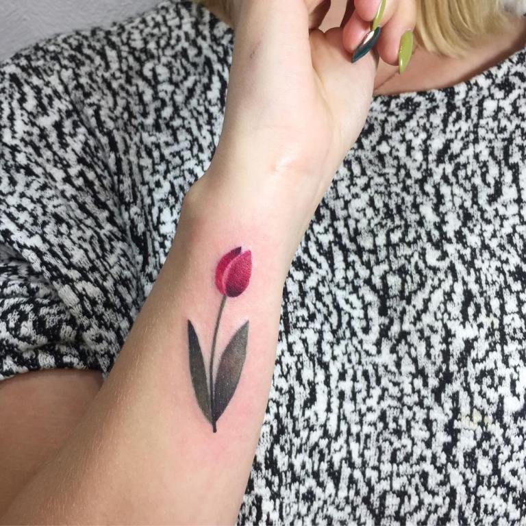 татуировки цветы для девушек