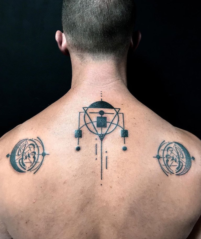 татуировки для мужчин на спине
