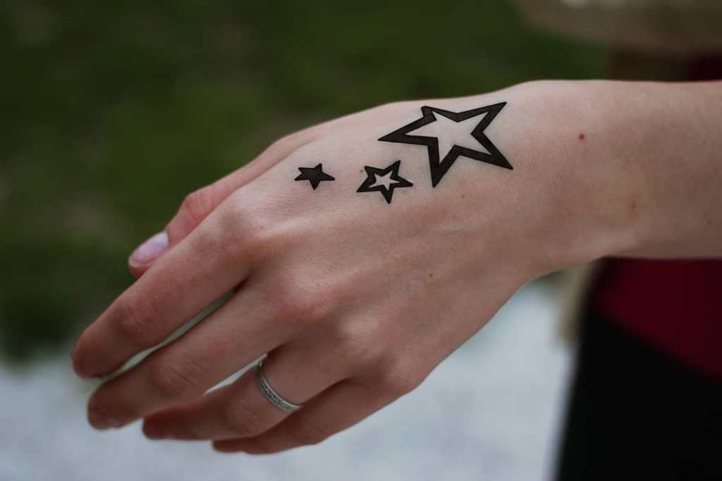 что означает татуировка звезда