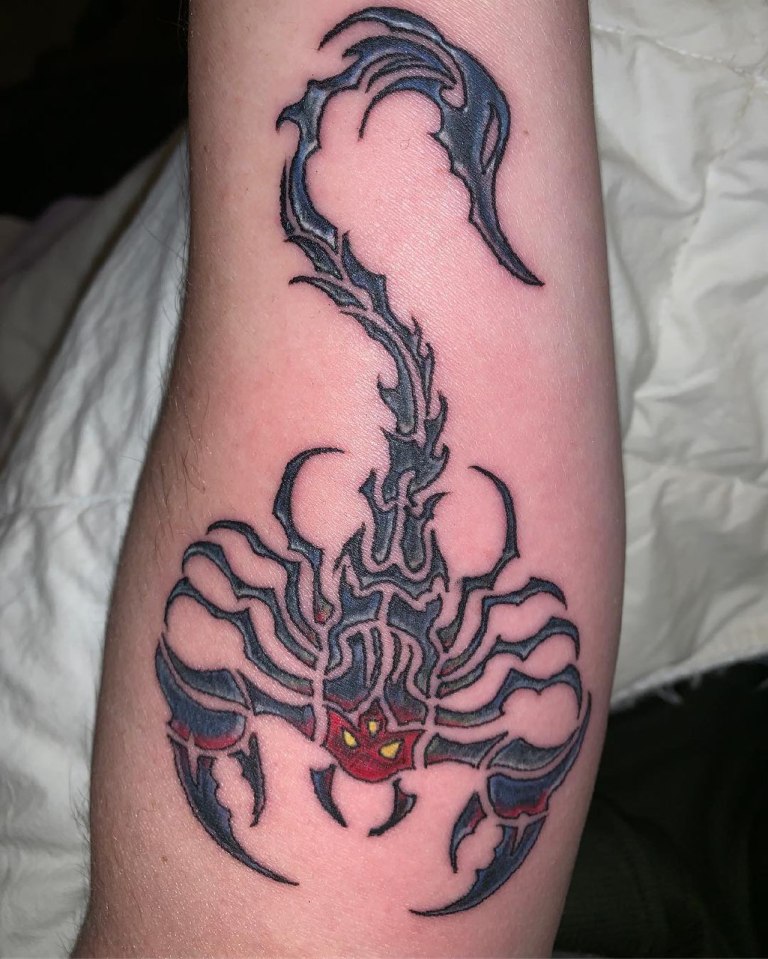 татуировки скорпион