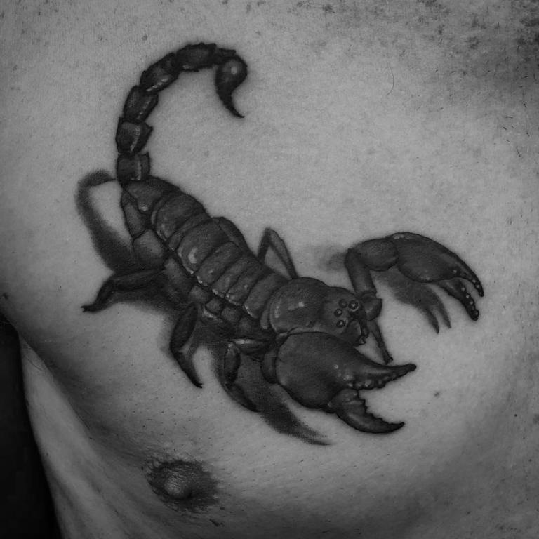 Татуировка Скорпион с открытыми клешнями