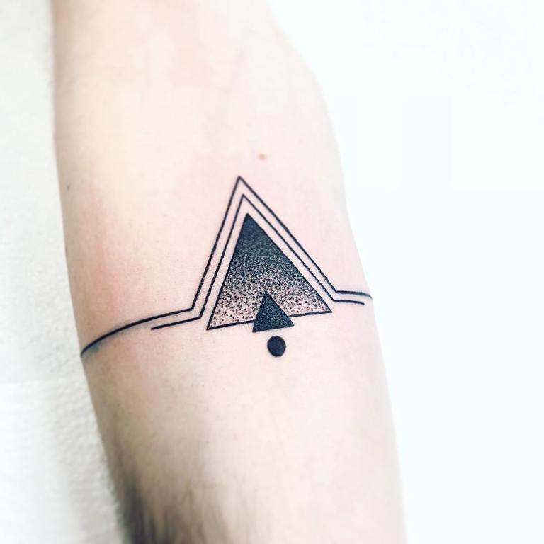 что обозначает тату треугольник