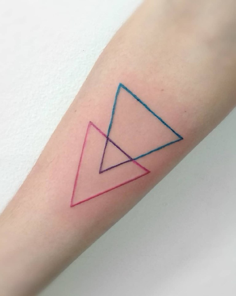 Татуировка 2 треугольника