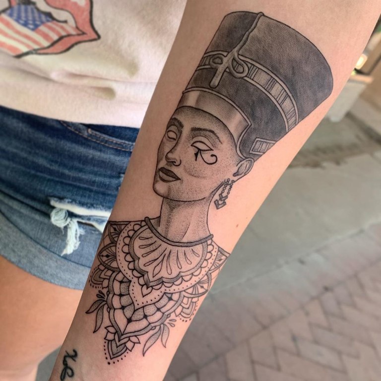 татуировки в египетском стиле