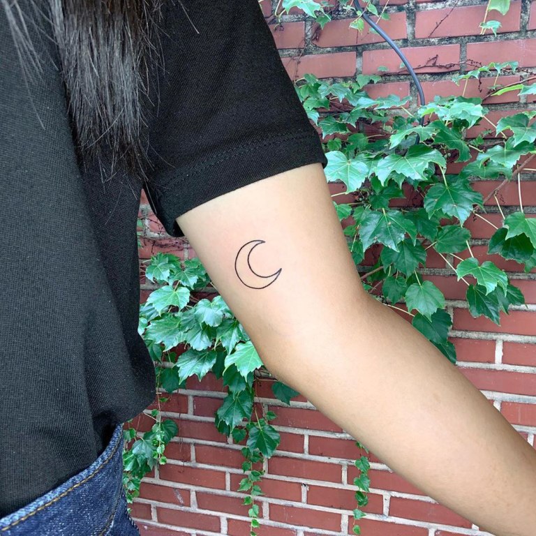 значение татуировки луна