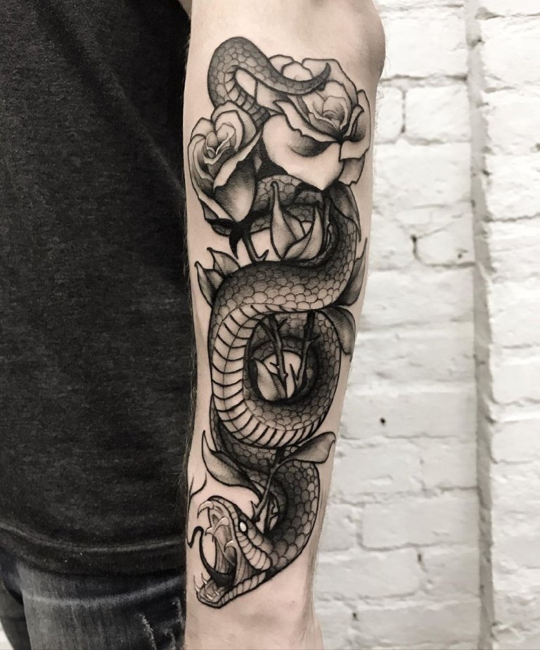 Тату кобра: красота и опасность в одной татуировке