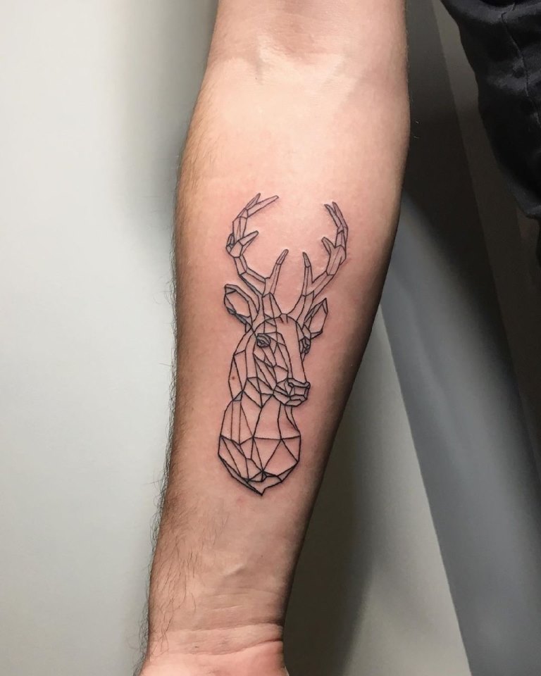 значение татуировки олень