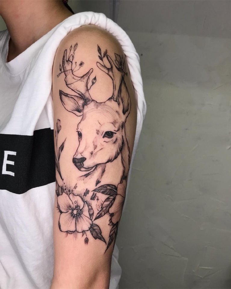 татуировка олень