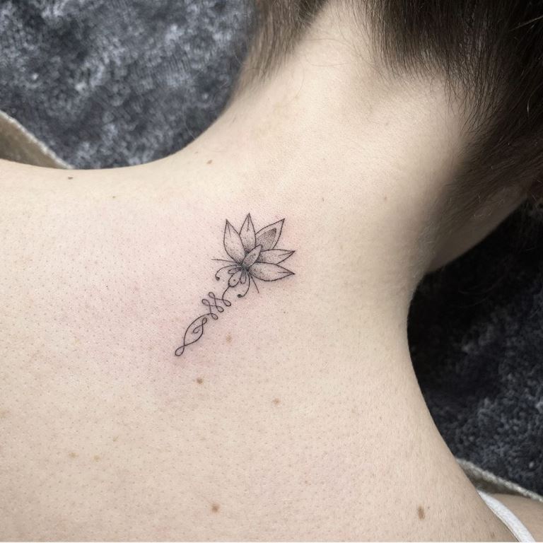 татуировки минимализм женские