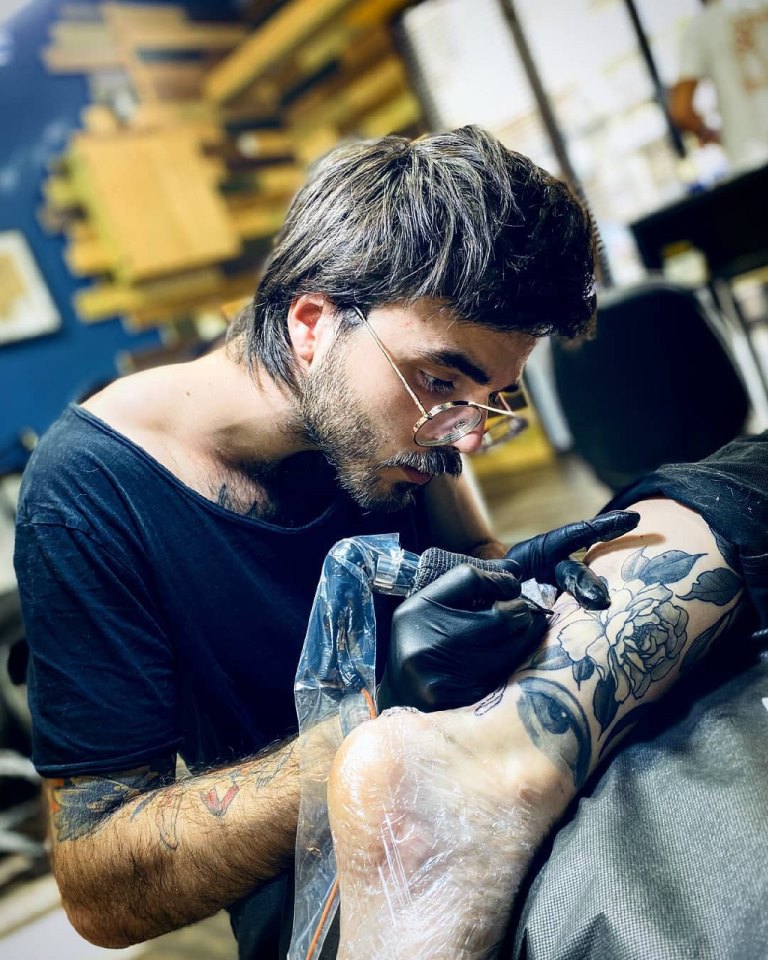 как научиться делать татуировки